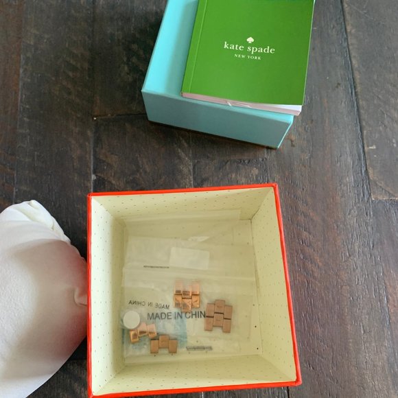 *CLOSET CLEAR OUT SALE* Gold Kate Spade watch CLOSET CLEAR OUT SALE* Gold Kate Spade watch main image 2